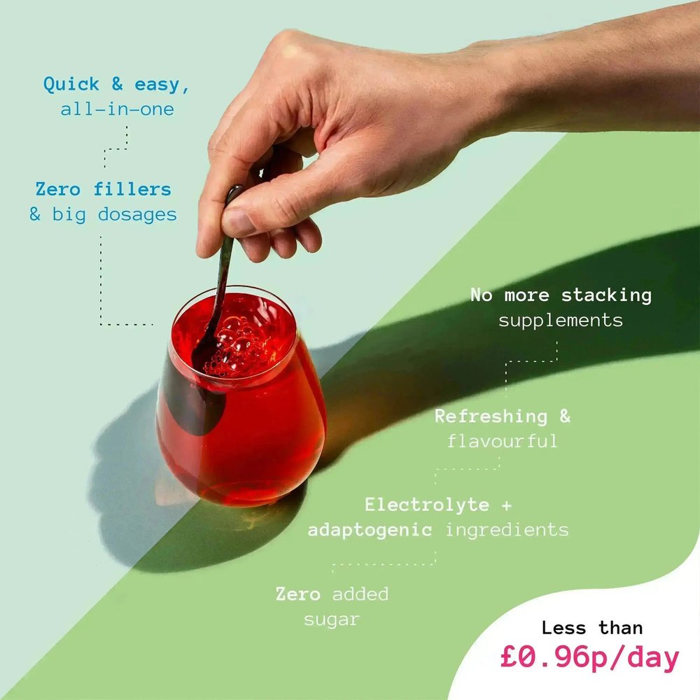 Glass of Spacegoods Hydro Dust being stirred